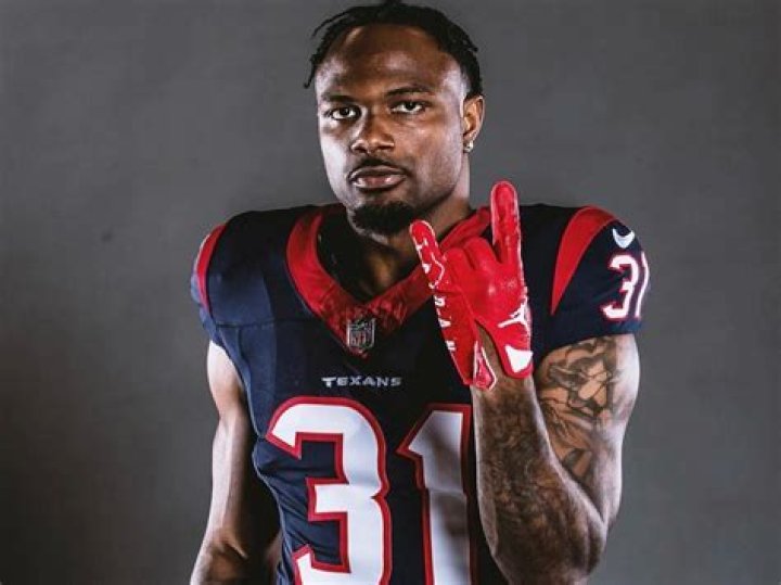 Dameon Pierce contract, salary and net worth explored