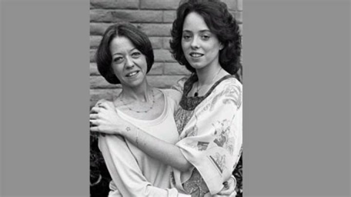 Suzy Phillips-January: Facts About Mackenzie Phillips' Mother