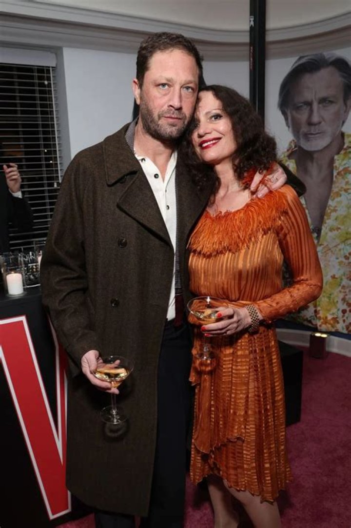 Who Is Ebon Moss-Bachrach Wife Yelena Yemchuk? Meet His Children & Family